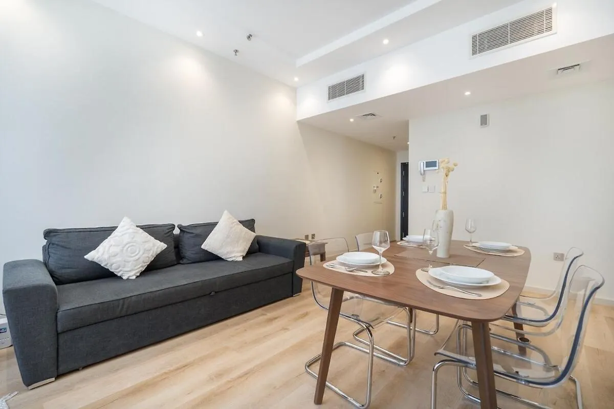 Bright 1-Bedroom With View Dubai Marina
