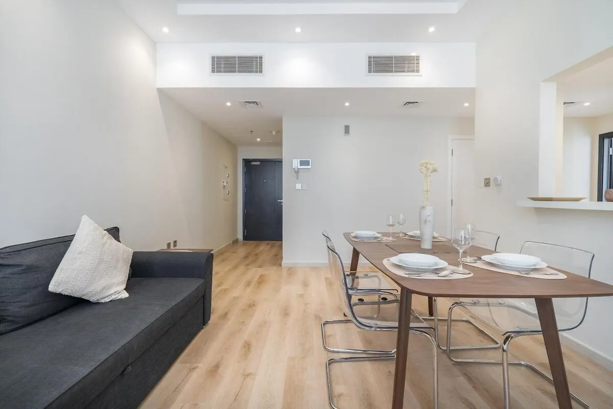Bright 1-Bedroom With View Dubai Marina